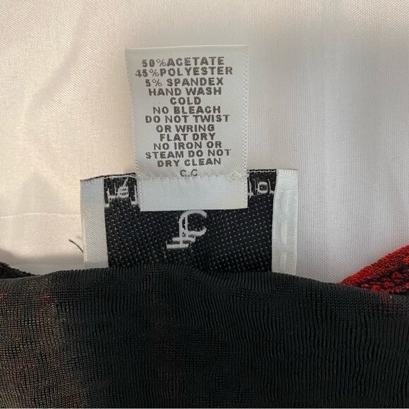 Stunning Red Black Travel Collection V Neck Blouse Top Sexy Size M - Picture 8 of 8